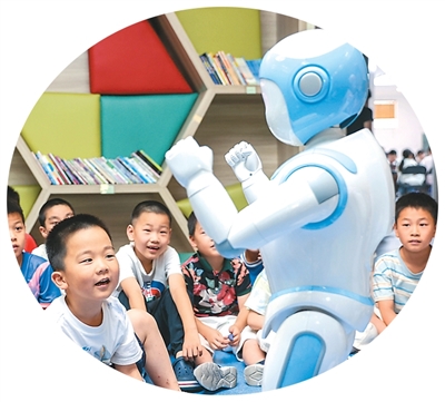 金股宝配资 中国服务机器人何以在全球脱颖而出（国际论道）